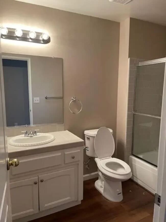 Building Photo - Hot Rental Alert! Gorgeous North Fresno Home!