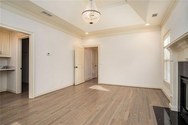 Building Photo - 208 Clarion Ave