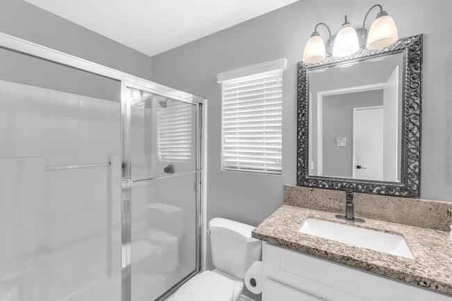Building Photo - 44295 Las Vistas Dr