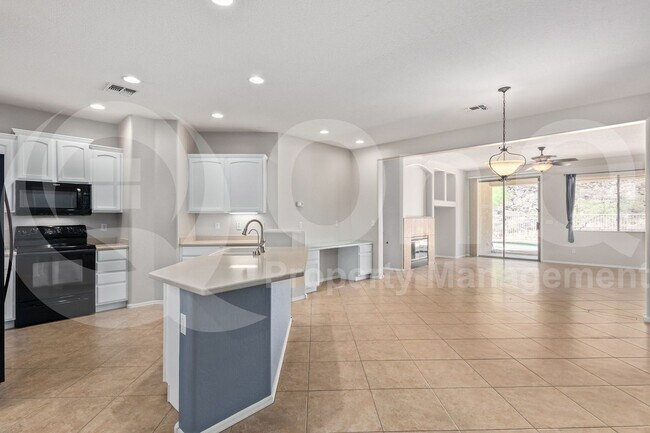 Building Photo - 5930 W Spur Dr