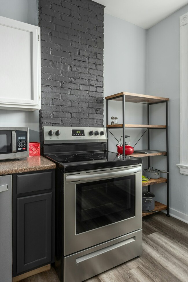 Building Photo - 4055-4057 Hartford Street, Unit 4057