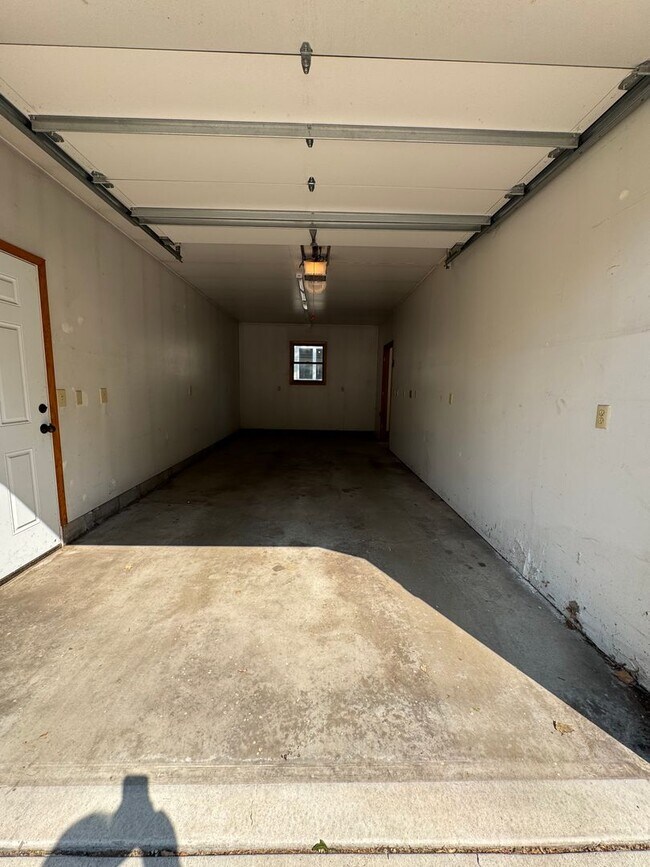 Building Photo - 6314 Knox Ave S