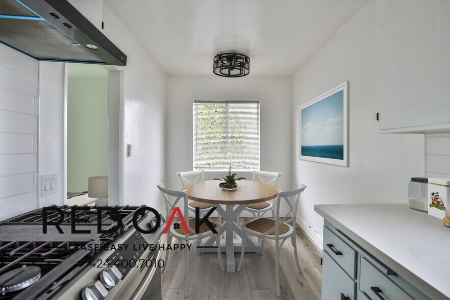 Building Photo - 8514 Sherwood Dr