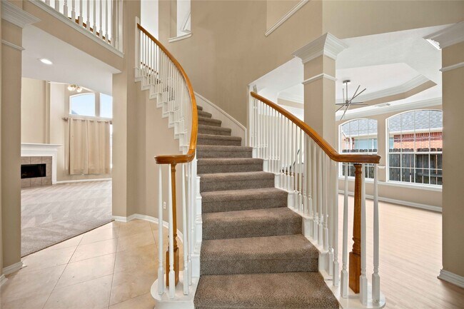 Building Photo - 14715 Golden Bough Ln