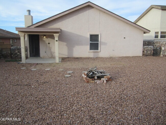 Building Photo - 6572 Dakota Ridge Dr