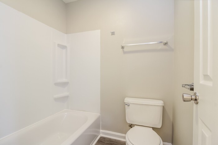 Building Photo - 421 Raspberry Ln