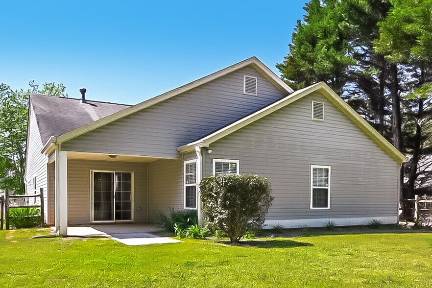 Building Photo - 332 White Oak Way