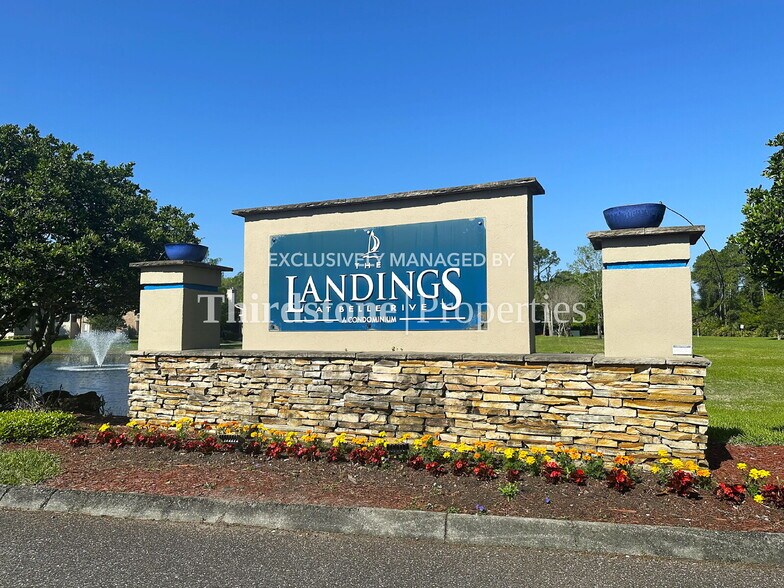 Building Photo - 10200 Belle Rive Blvd