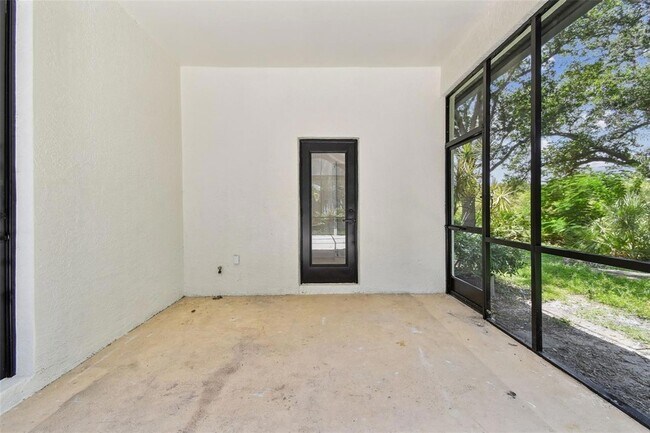 Building Photo - 13792 Long Lake Ln