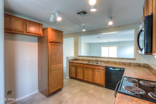 Building Photo - 27976 N Gold Ln