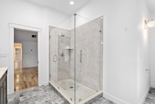 Building Photo - 17 Vernon St