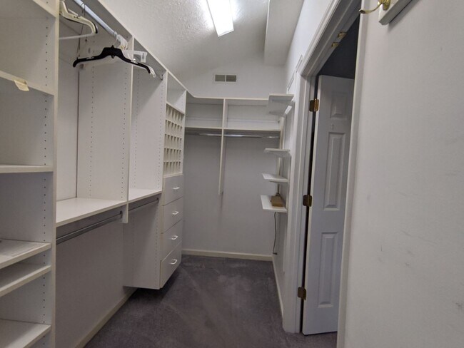 Building Photo - Spacious Home in McBryde Village next to V...