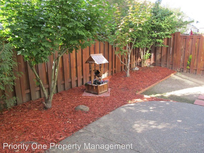 Building Photo - 537 NE 64th Ct