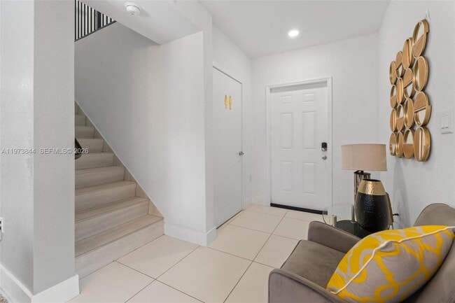 Building Photo - 206 NW 11th Ct