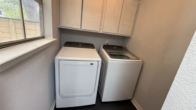 Building Photo - 250 El Dorado Blvd