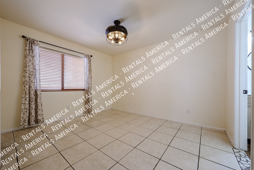 Building Photo - 2548 W Canyon Crest Cir