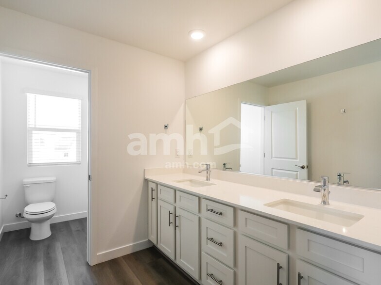 Building Photo - 25796 N 185th Ave
