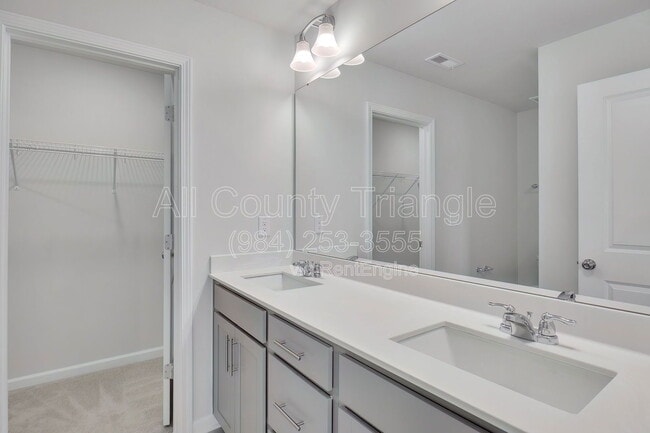 Building Photo - 1715 Chirping Trl