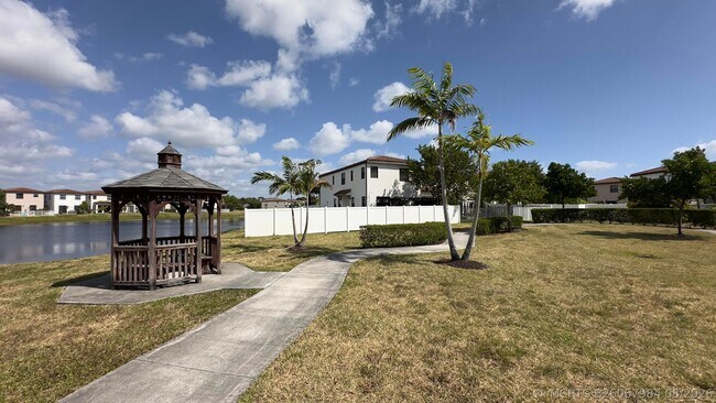 Building Photo - 4230 Napoli Lake Dr