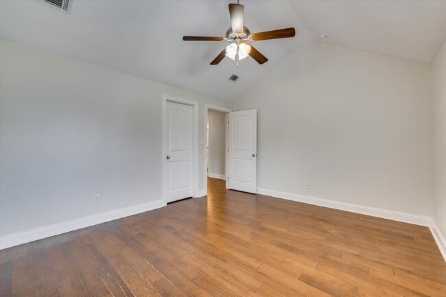 Building Photo - 226 Sandleton Way