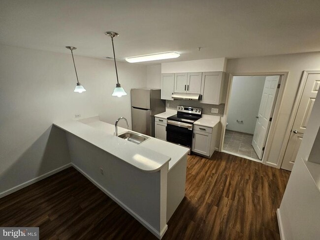 Building Photo - 200 Hamilton Ave