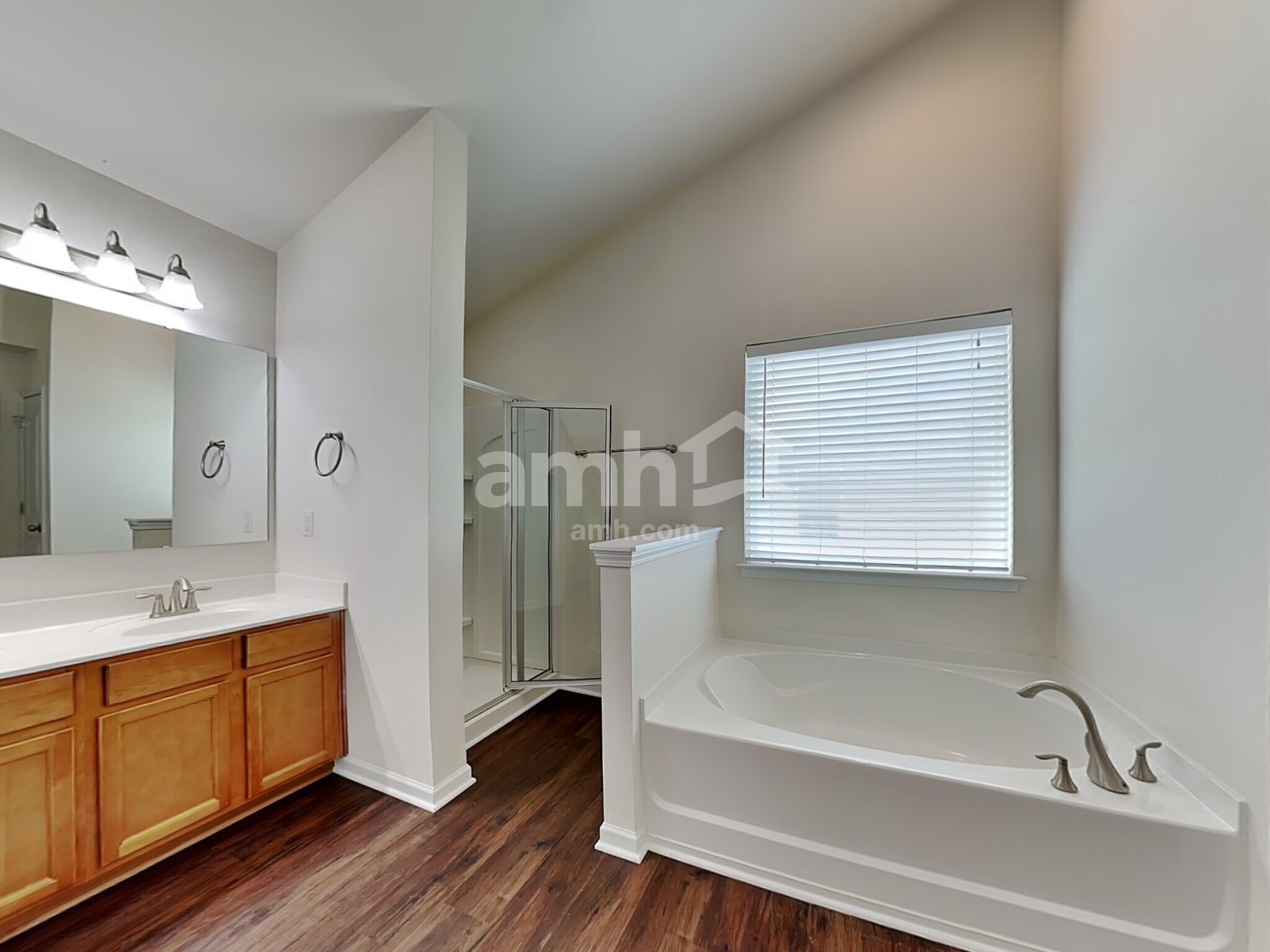 Building Photo - 1416 Paulonia Way
