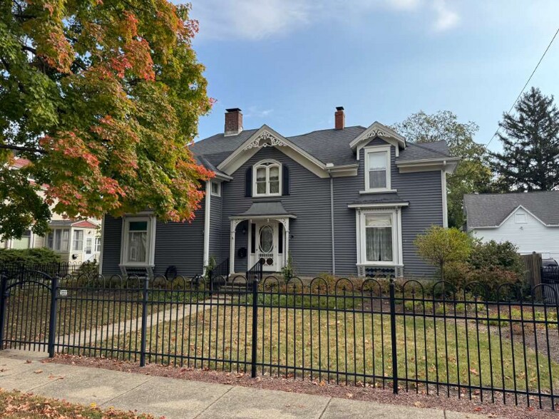 Primary Photo - 1004 Pearl St