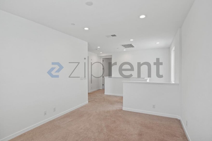 Building Photo - 1280 Hernandez Wy