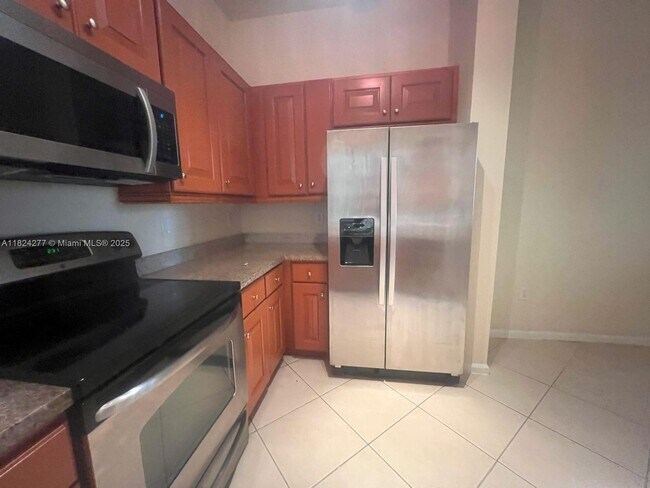 Building Photo - 3500 Oaks Clubhouse Dr