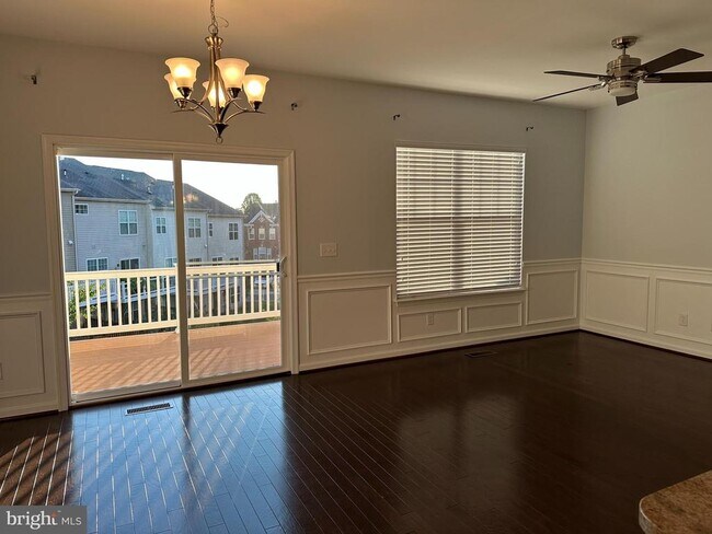 Building Photo - 9075 Alexander Way