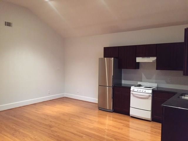 Building Photo - 414 Peden St