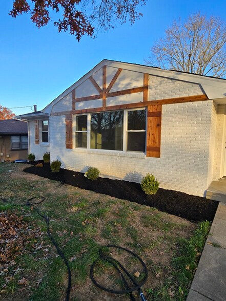 Building Photo - 7719 Crestline Rd