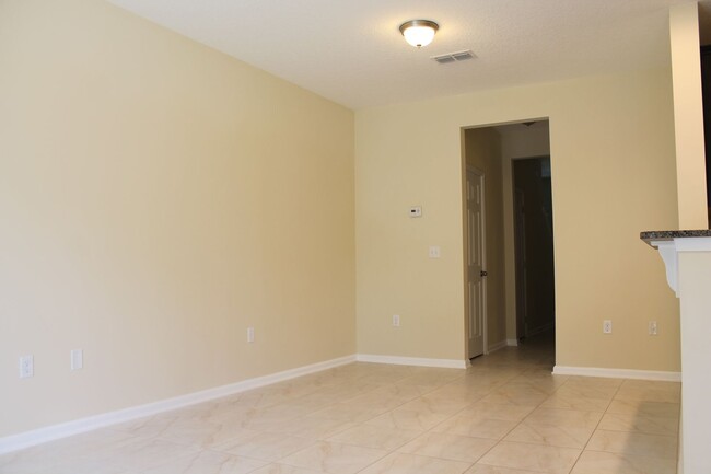 Building Photo - What A Deal! 2-bedroom 2.5 bath Townhome i...