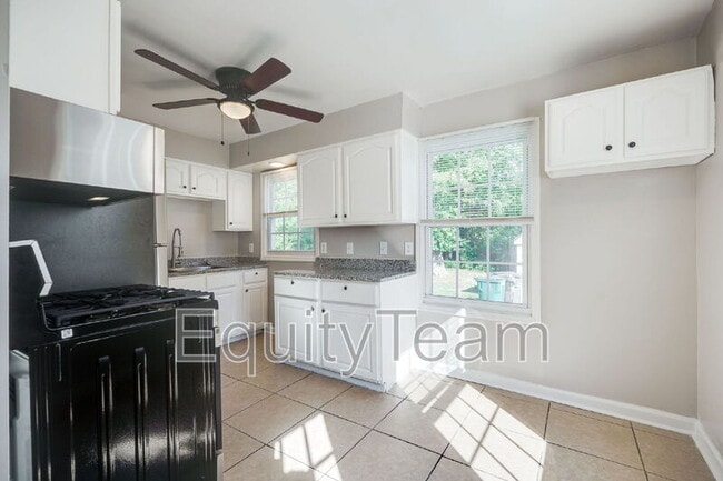 Building Photo - 3918 Odin Ave