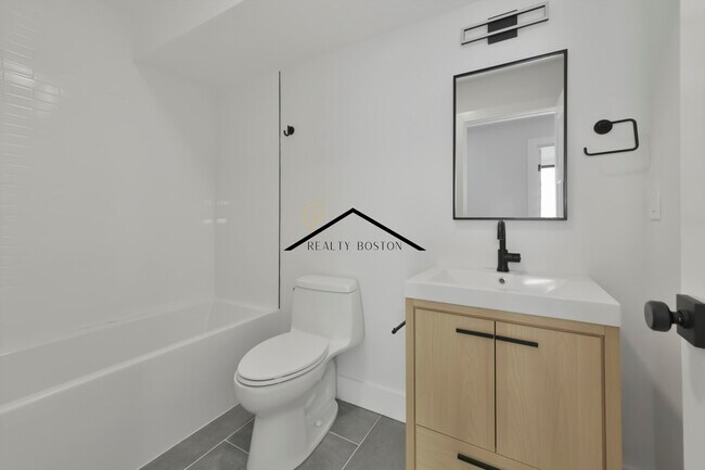 Building Photo - 280-282 Sumner Unit 3