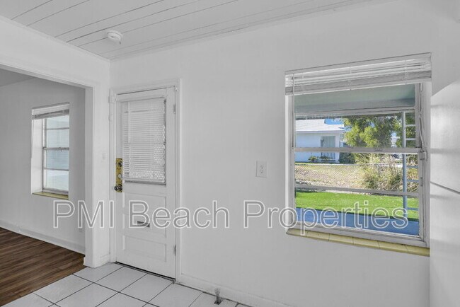 Building Photo - 522 18th St