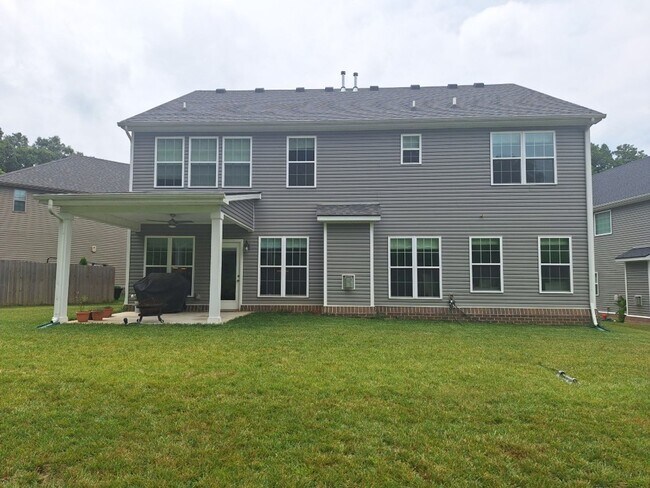 Building Photo - Beautify Brick 3 yr old Build in West Knoxville. No pets.