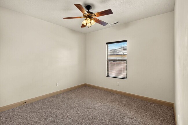 Building Photo - 2665 E 3630 S