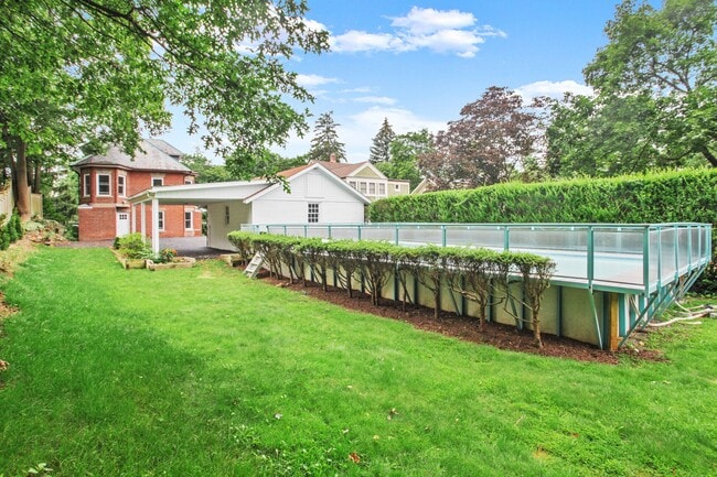 Building Photo - 149 Lake Ave