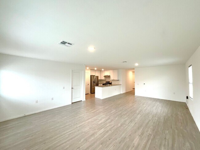 Building Photo - 615 Bean Bnd