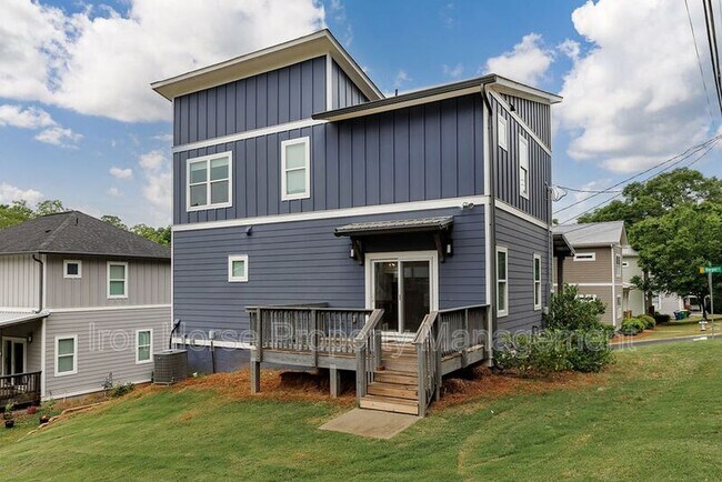 Building Photo - 125 Harper St