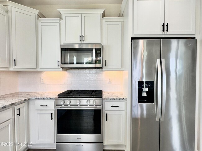 Building Photo - 102 Bogue Harbor Ct