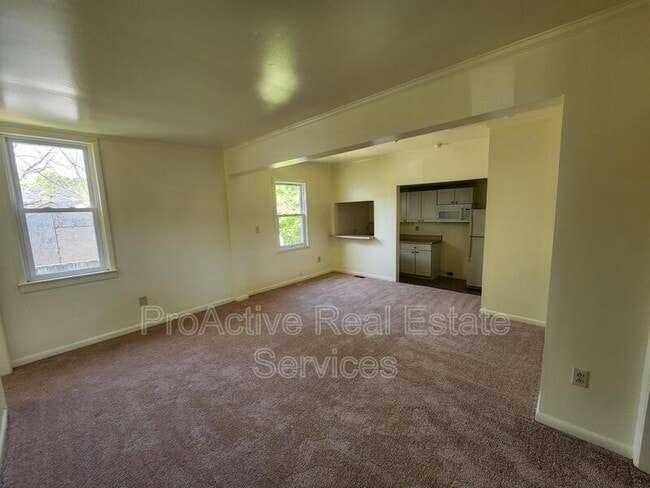 Building Photo - 1002 Woronoca Ave