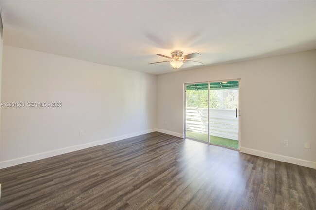 Building Photo - 565 NW 97th Ave