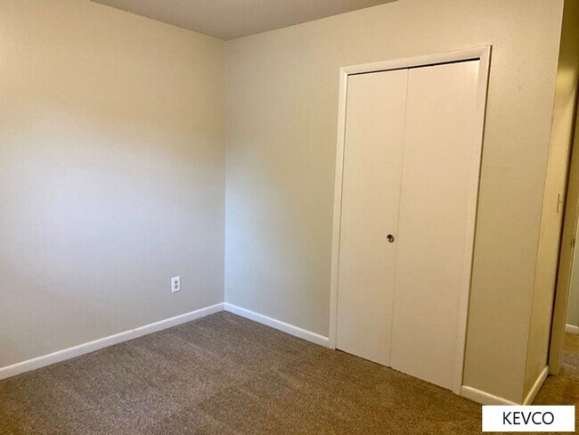 Building Photo - Three Bedroom House Near CSU Vet School