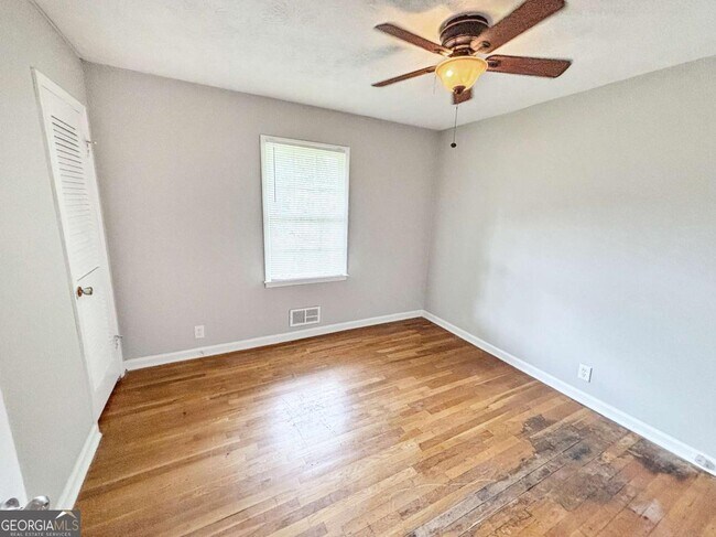 Building Photo - 1082 Amelia Dr SW