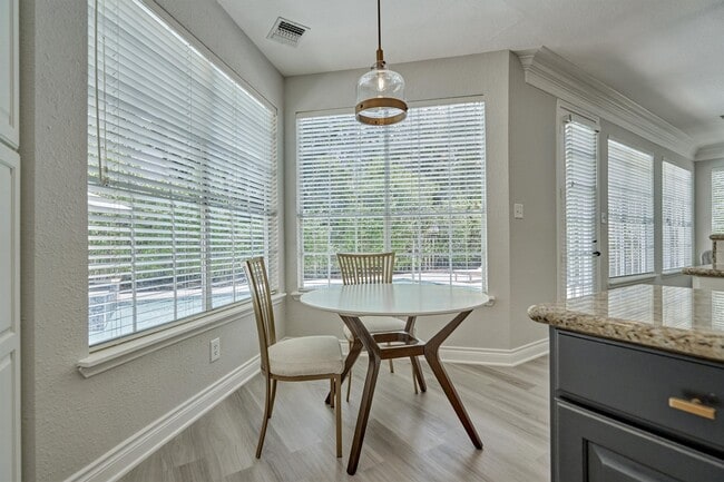 Building Photo - 38 Larks Aire Pl