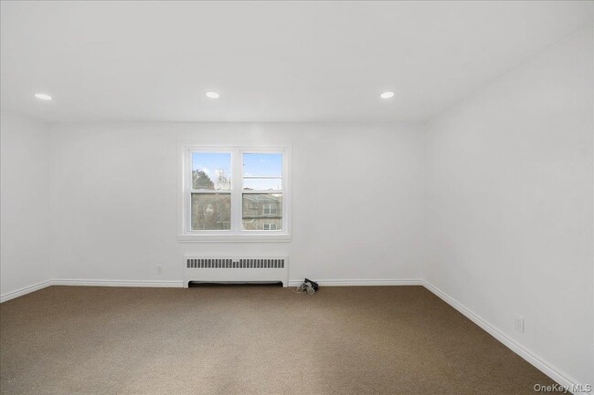 Building Photo - 163 Glover Ave