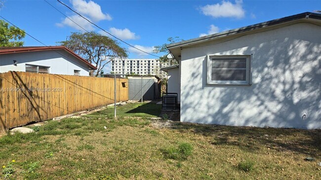 Building Photo - 28152 SW 153rd Ave