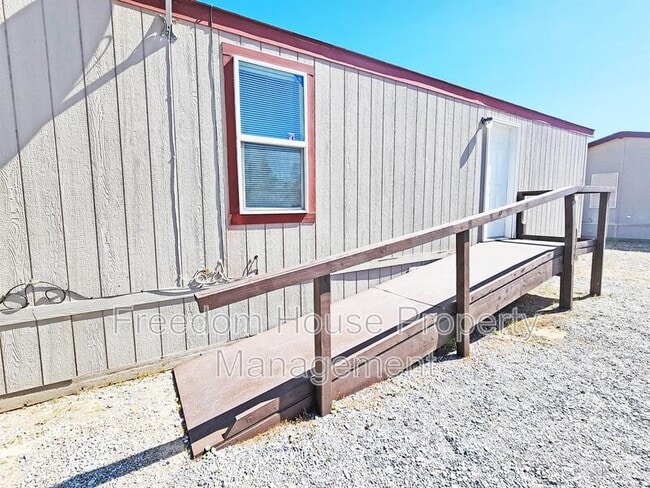 Building Photo - 1550 West Irons Street